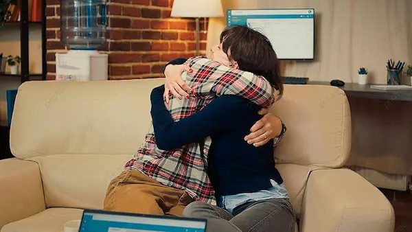 Un hombre enamorado resuelve los conflictos maduramente.
