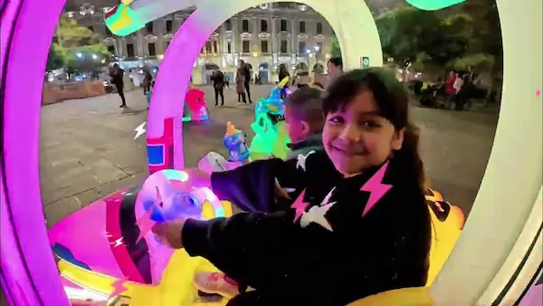 Celebra el Día del Niño en el centro de Lima. 