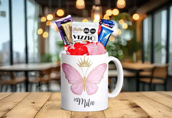 arreglos con tazas personalizadas con dulces