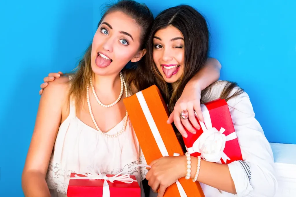 mejores amigas abrazadas
