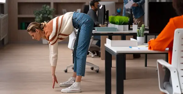 Los 7 Ejercicios Rápidos para Tus Pausas Activas en el Trabajo.